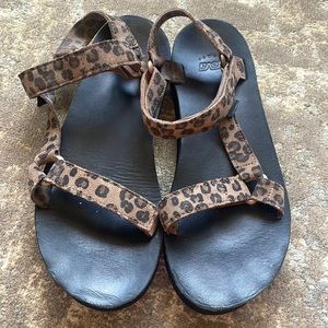 Teva Womens leopard sandals
